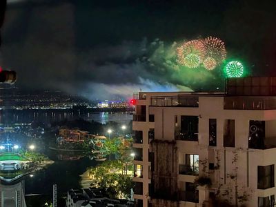 Rent two bedrooms, two toilets, three firecrackers.