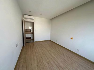 High-level Picity apartment. tx13. District 12. 60 meters 2 bedrooms ntcb. It's 7.5 million.