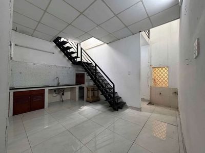 renting large and generous houses