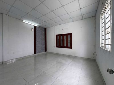 renting large and generous houses