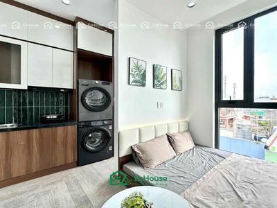 Stuido Full Seven, New Service, Right Upon Sen.
