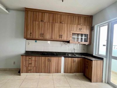 Zqz 1112 meters2, 3 bedrooms, 2 basic interior toilets. 12 million a month.