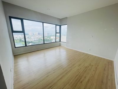 Hot rents a two-room super good 9 million a month in the Skyline District 7 building.