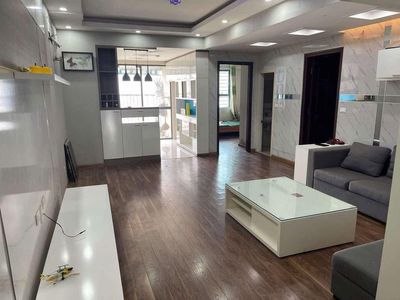 Rent a Sky Center apartment, Phổ Quang - 2mm - , Full interior costs 15 million a month