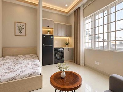 Tell Zhang to set up a kitchen room, set off on foot to Metro New Harbor, Landmark 81.