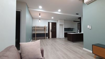 Right on the 11th district, 100 M2. (3 bedroom 2 toilets) high level - 14 million a month.