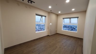 Right on the 11th district, 100 M2. (3 bedroom 2 toilets) high level - 14 million a month.