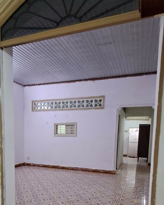 Rent the original house 5 x 18 meters, 6x10 Hexel, near the third end of the show