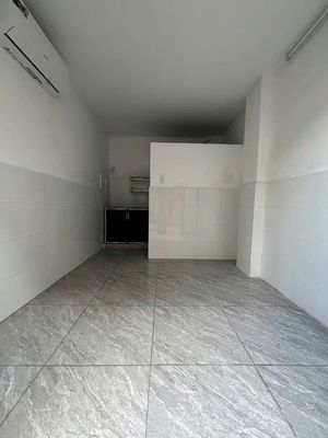 Rent a room in front of Lê Đức Thọ, maybe even in the same business.