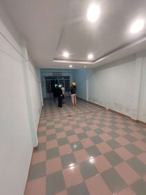Let's rent a Phạm Hùng C1 area.