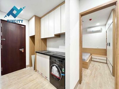 It's the same owner who has a kitchen break-up studio at Phú Nhuận Center, which is also a circumvent.
