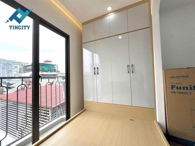 It's the same owner who has a kitchen break-up studio at Phú Nhuận Center, which is also a circumvent.