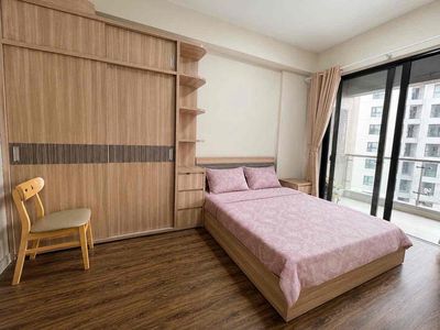 need to rent the corner 82 meters. There's furniture. It's only 10 million.