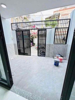 - Three bedrooms, four bathrooms.
