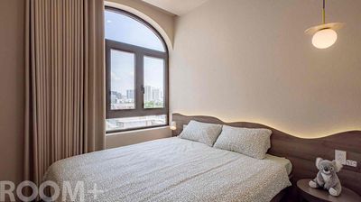 One bedroom - one bedroom, one bedroom, separate window - classic design, center.