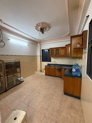 Rent a Nguyễn Quyền cash house in area 3.6 x17, 4th floor 3 toilets
