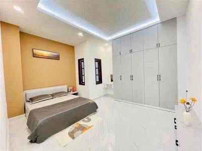 The Prince's Front, 4 plates, 4 x 18 meters, 5 bedrooms, 5 toilets, the high court
