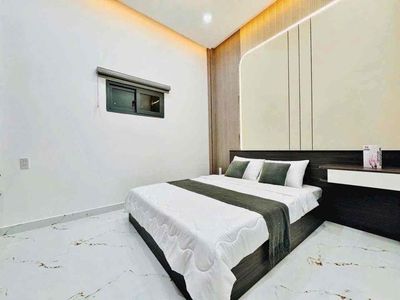 The Prince's Front, 4 plates, 4 x 18 meters, 5 bedrooms, 5 toilets, the high court