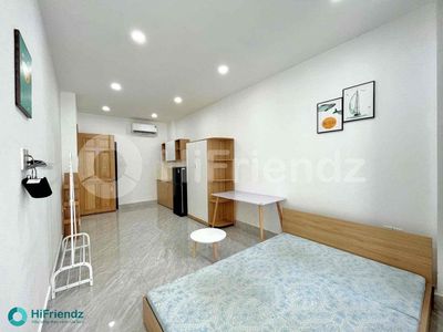 rent mini/ balcony - super cool window - cash front