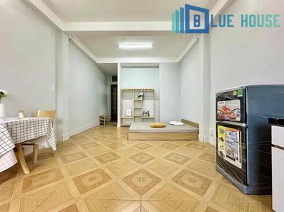 studio 30 m2 balcony - full window interior - sandhole