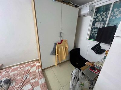 Two bedrooms, private washing machines, four great blue goods.
