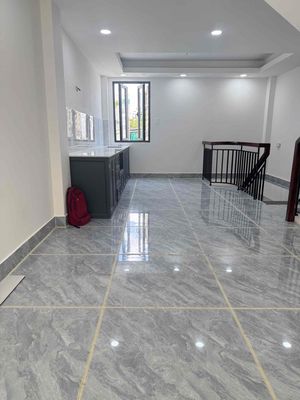 The owner rented the balcony room near the University of New Year's