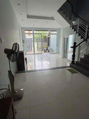 Rent a four-story front line number number Phước Long B in 9th.