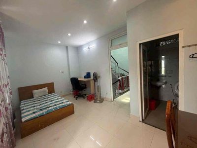 Rent a four-story front line number number Phước Long B in 9th.