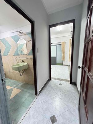 A clear kitchen room opposite the University of Stu Cao Lỗ