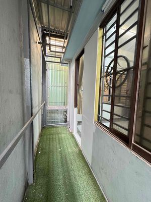 A clear kitchen room opposite the University of Stu Cao Lỗ