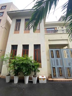 Go over to the original building 10 meters across the truck alley 1st floor Bình Thạnh.