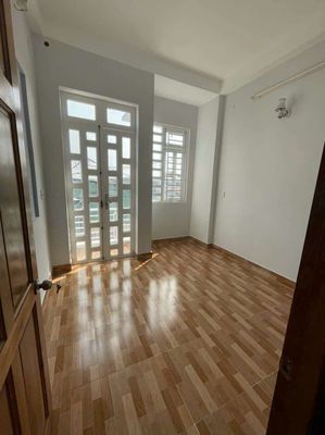 renting cheap housing 8 M alleys