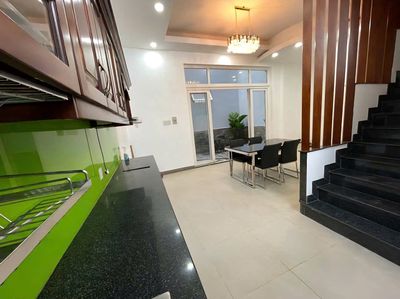 Need to rent a 51/4 alley house A Thành Thái-714 district 10 near the progress bay