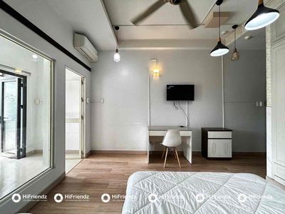 Studio One Bedroom - super generous - cool - full super-looking interior