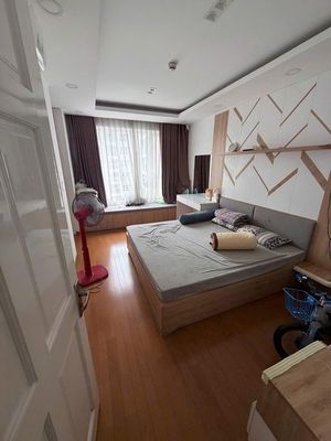 Chung Cư Nguyễn Kim, District 10 has 3 rooms. Full Seven for 1.8 million a month.