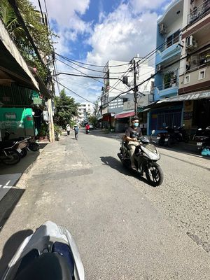 Mtkd Lê Thị Bạch Cát-713 District 11-4 x 15 m-11-307 3th floor bedroom 2 toilets-15 million