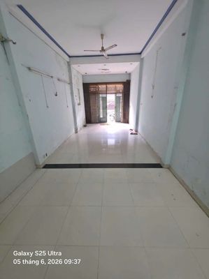 Rent the original apartment. Y picture four toilets.