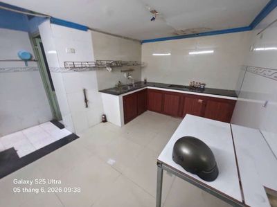 Rent the original apartment. Y picture four toilets.