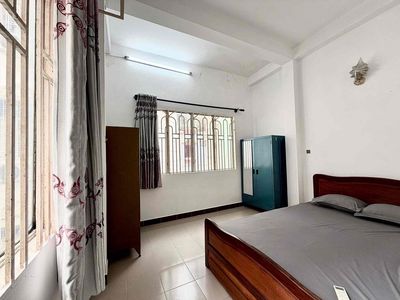 Rent the Guardian. A private bedroom.