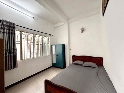 Rent the Guardian. A private bedroom.