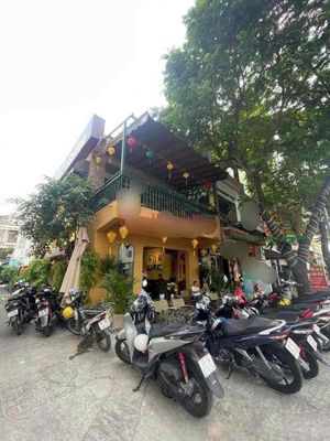 Rent the original house at the corner of the two Pacific.