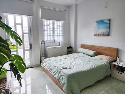Rent one Nguyễn Thái Bình Q.tb house. 4 floors 7 p. 7 toilets cost 30 million a month