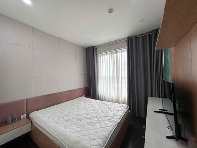 Rent Orchard Parkview three bedrooms. Two full interior toilets.