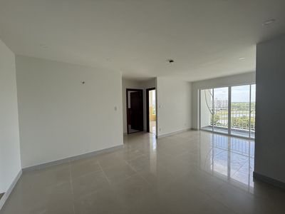 Rent The Mansion-3 bedrooms and 2 clean toilets at 7.5 million a month.