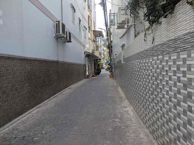 Building 3x15 border power, alley car to door