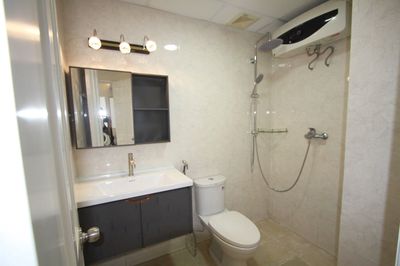 The hot price is central plaza P-- renting apartment 65 M2 (two bathrooms).