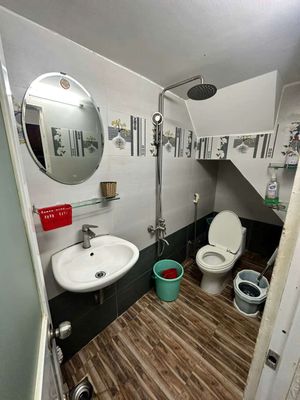 To rent. It's all loaded. 3 meters of a three-metre alley. At 10 trieu.