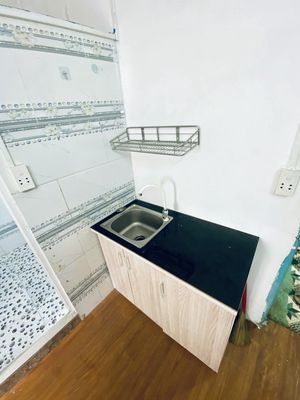 I'm looking for two girls. I'm staying near the university.