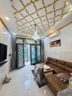 - Đình Nghi Xuân interior close to the fourth quarter of the new armor