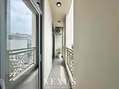 The new motel is 100% open balcony - an elevator is set up in Vườn Lài.